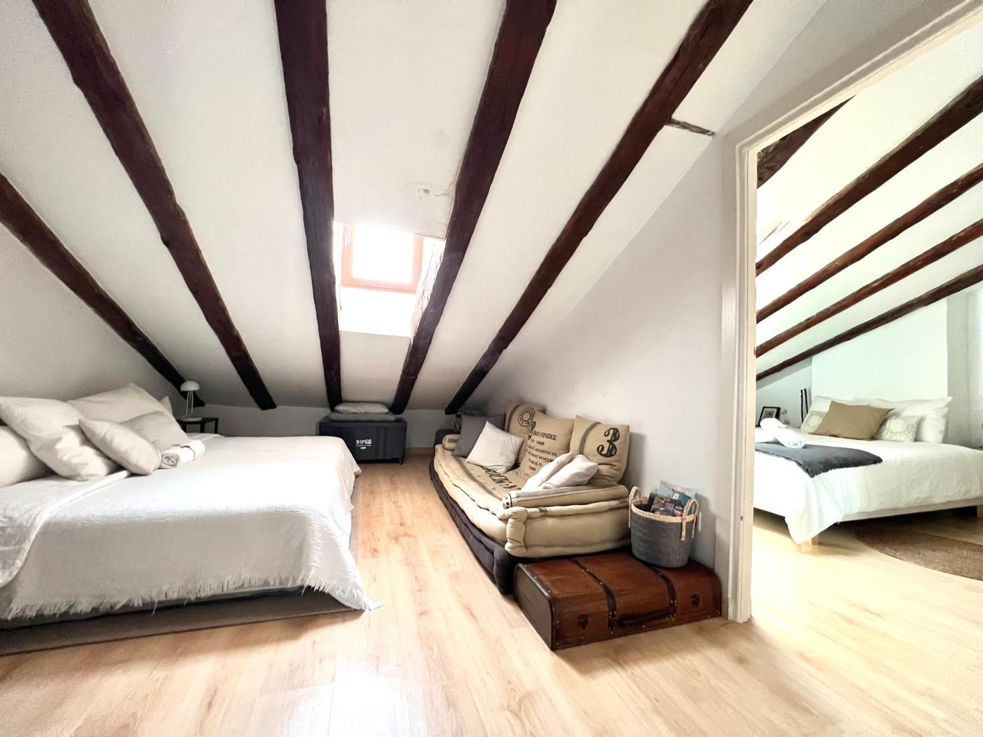 Apartment In Monumental Square Madrid Center Стая снимка