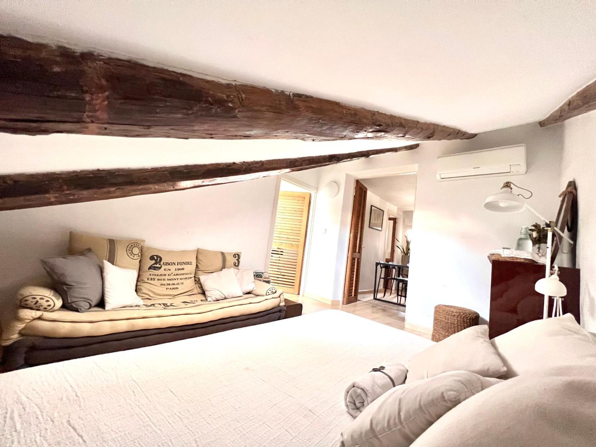 Apartment In Monumental Square Madrid Center Стая снимка